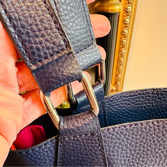 CHARMING CHARLIE LARGE NAVY BLUE TOTE BAG FANTASTIC COND HOT PINK INTERIOR GREAT - Picture 5 of 11